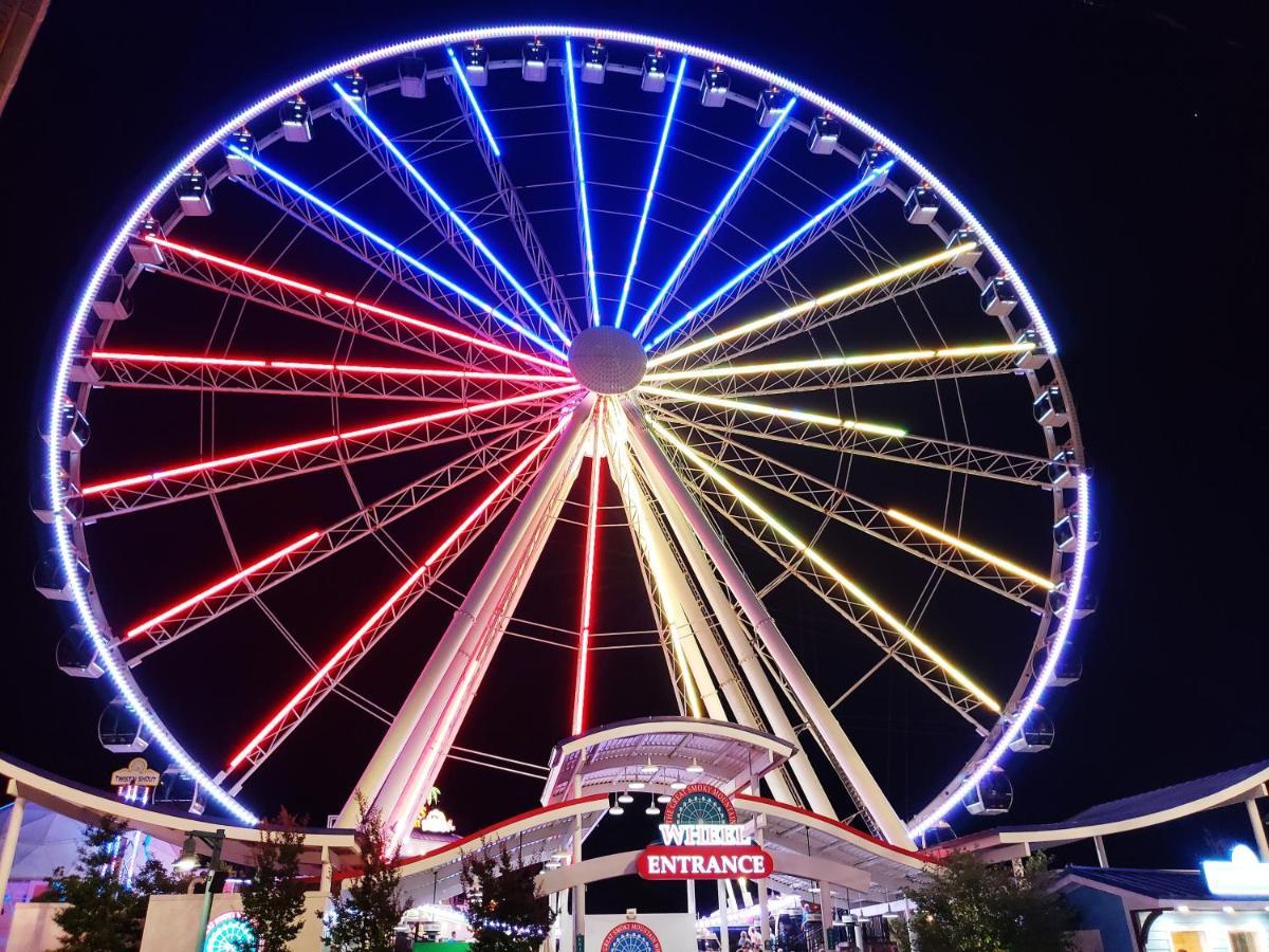 Hébergement de vacances A Stones Throw, Get 1089 Free Attraction Tickets Per Paid Day, Dollywood And Much More! Pigeon Forge