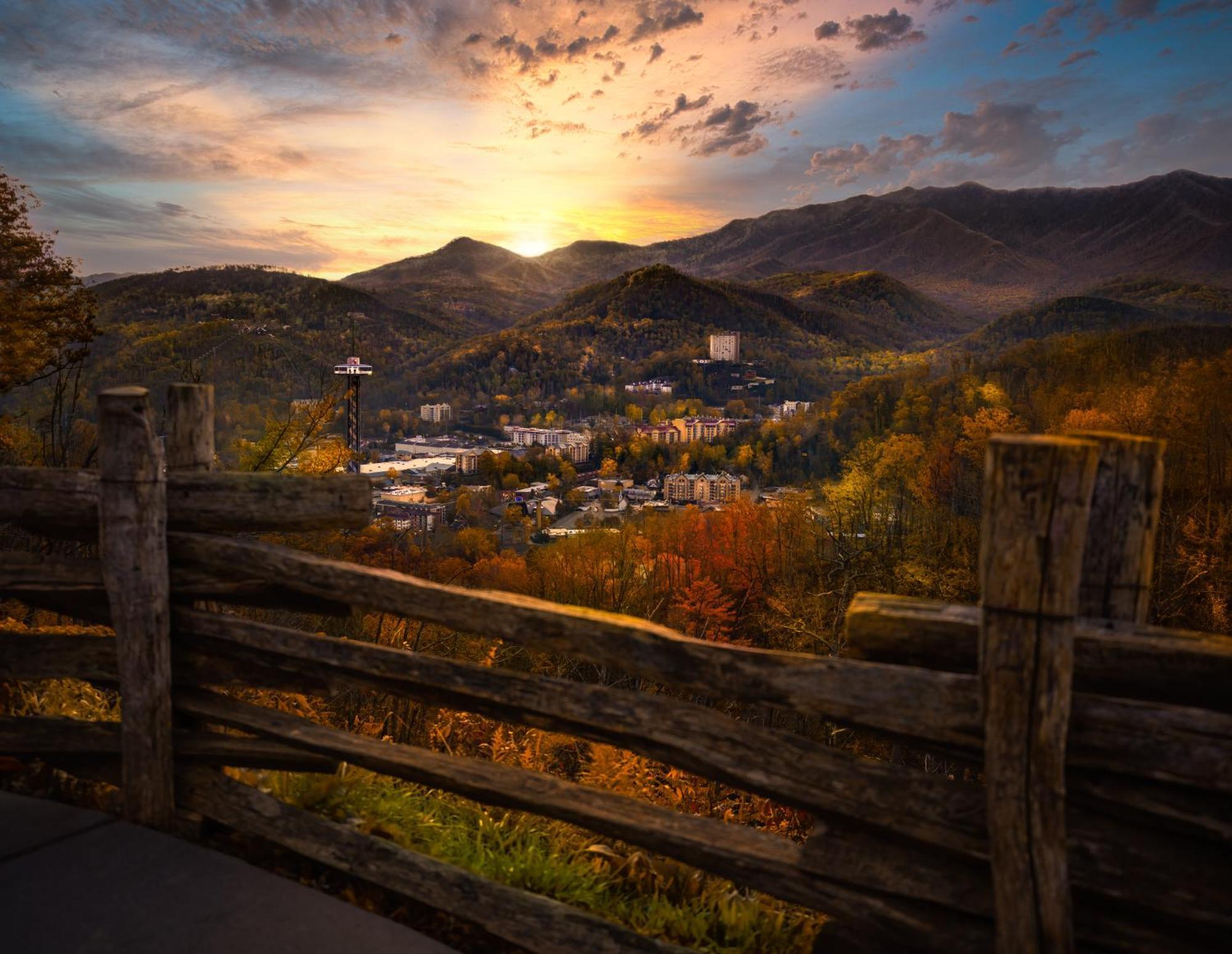 A Stones Throw, Get 1089 Free Attraction Tickets Per Paid Day, Dollywood And Much More! Сasa de vacaciones